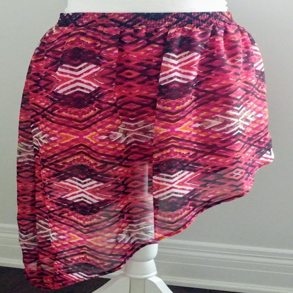 Women's Beachy Summer Skirt Asymmetrical Light Flowy Geo Pattern Size Small - Picture 3 of 5